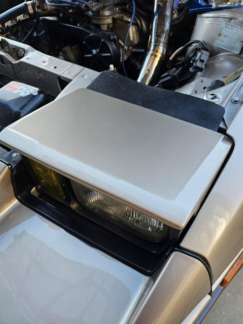 Nissan Z31 84-86 Headlight flaps (pair)